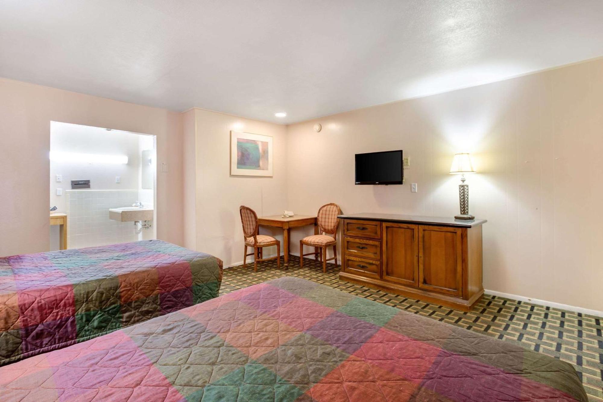 Rodeway Inn & Suites Raton Eksteriør billede